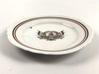 1.Weltkrieg, patriotischer Porzellanteller "v. Hindenburg" Durchmesser 16 cm, kleiner Sprung am Rand