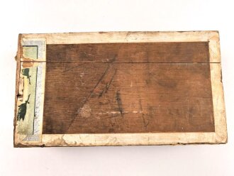 1.Weltkrieg, patriotische Zigarrenverpackung " Eisernes Kreuz" Maße etwa 12 x 21 x 5,5cm, ungereinigt, Boden defekt