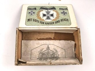 1.Weltkrieg, patriotische Zigarrenverpackung " Eisernes Kreuz" Maße etwa 12 x 21 x 5,5cm, ungereinigt, Boden defekt