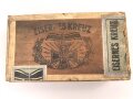 1.Weltkrieg, patriotische Zigarrenverpackung " Eisernes Kreuz" Maße etwa 12 x 21 x 5,5cm, ungereinigt, Boden defekt