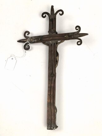 1.Weltkrieg, patriotisches, christliches Kreuz aus Granatführungsbändern und Infanteriegeschossen. Gesamthöhe 24cm