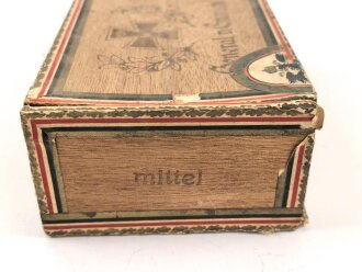 1.Weltkrieg, patriotische Zigarrenverpackung " General v. Emmich" Maße etwa 12 x 18 x 7cm. defekt, ungereinigt