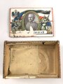 1.Weltkrieg, patriotische Zigarrenverpackung " General v. Emmich" Maße etwa 12 x 18 x 7cm. defekt, ungereinigt