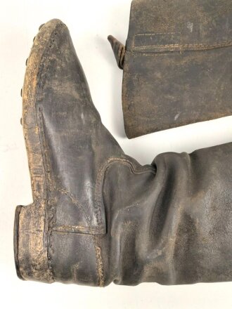 Paar Stiefel Mannschaftsstiefel mit Holzsohle, höchstwahrseinlich aus der zeit des 1. Weltkrieg. Ungereinigt, Sohlenlänge knapp 31cm