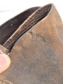 Paar Stiefel Mannschaftsstiefel mit Holzsohle, höchstwahrseinlich aus der zeit des 1. Weltkrieg. Ungereinigt, Sohlenlänge knapp 31cm