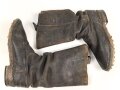 Paar Stiefel Mannschaftsstiefel mit Holzsohle, höchstwahrseinlich aus der zeit des 1. Weltkrieg. Ungereinigt, Sohlenlänge knapp 31cm