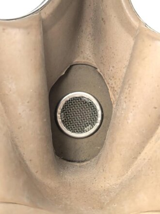 Frankreich Gasmaske Model ANP Modell 1951, mit Filter, in Bereitschaftstasche. Guter Zustand