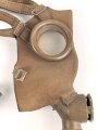 Belgien , Gasmaske A.G.15 mit langem Schlauch, für den zivilen Luftschutz, Gummi weich
