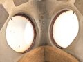Belgien , Gasmaske A.G.15 mit langem Schlauch, für den zivilen Luftschutz, Gummi weich