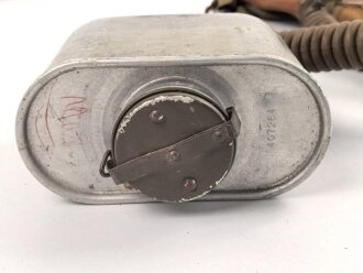Belgien Armeegasmaske SACIC  BB 1934 mit Schlauch und Filter. Alles in gutem Zustand