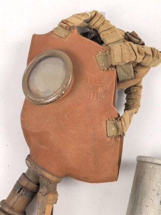 Belgien Armeegasmaske SACIC  BB 1934 mit Schlauch und...