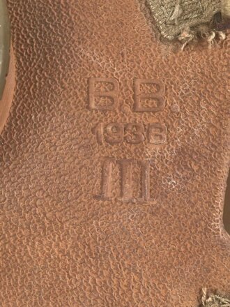 Belgien Armeegasmaske SACIC  BB 1934 mit Schlauch und Filter. Alles in gutem Zustand