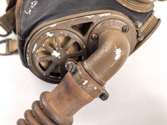 Belgien Armeegasmaske Pirelli / SACIC  aus den 1930iger Jahren.. Guter Zustand, mit Schlauch und Filter