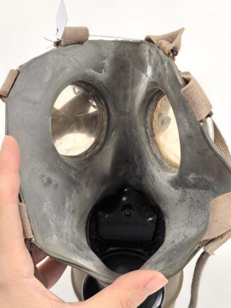 Frankreich 2.Weltkrieg , Gasmaske mit Filter  für Armee und Zivilbevölkerung Modell VERNON - FATRA