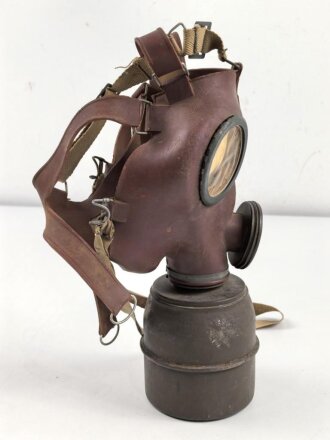 Frankreich 2.Weltkrieg , Zivilschutzgasmaske C38 mit Filter, guter Zustand
