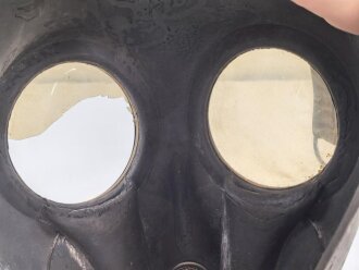 Frankreich 2.Weltkrieg , Zivilschutzgasmaske C38 mit Filter, Gummi weich
