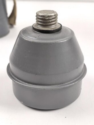 Belgien Gasmaske L-702 mit Filter in Bereitschaftsbüchse, Originallack
