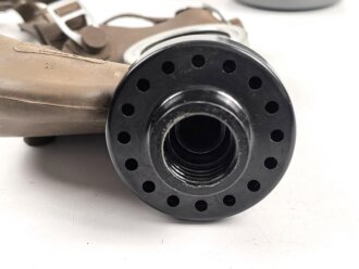 Belgien Gasmaske L-702 mit Filter in Bereitschaftsbüchse, Originallack