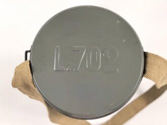 Belgien Gasmaske L-702 mit Filter in Bereitschaftsbüchse, Originallack