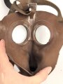 Belgien Gasmaske L-702 mit Filter in Bereitschaftsbüchse, Originallack