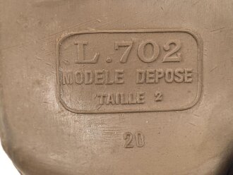 Belgien Gasmaske L-702 mit Filter in Bereitschaftsbüchse, Originallack