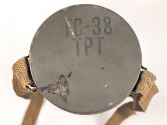 Frankreich 2.Weltkrieg , Gasmaske TC38 mit Filter in Bereitschaftsdose. Originallack