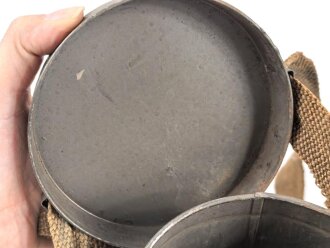 Frankreich 2.Weltkrieg , Gasmaske TC38 mit Filter in Bereitschaftsdose. Originallack