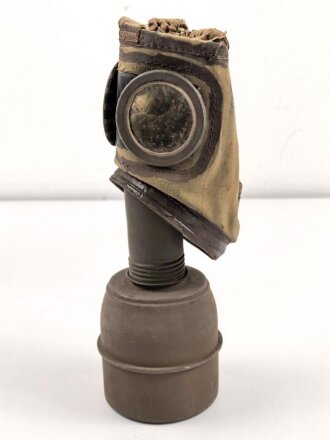 Frankreich 2.Weltkrieg , Gasmaske TC38 mit Filter in...