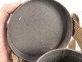 Frankreich 2.Weltkrieg , Gasmaske TC38 mit Filter in Bereitschaftsdose. Originallack
