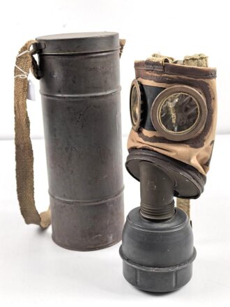 Frankreich 2.Weltkrieg , Gasmaske TC38 mit Filter in...