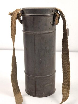 Frankreich 2.Weltkrieg , Gasmaske TC38 mit Filter in Bereitschaftsdose. Originallack