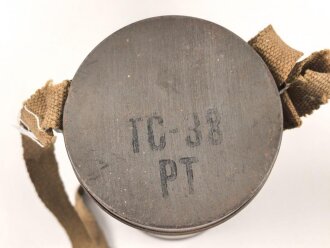 Frankreich 2.Weltkrieg , Gasmaske TC38 mit Filter in Bereitschaftsdose. Originallack