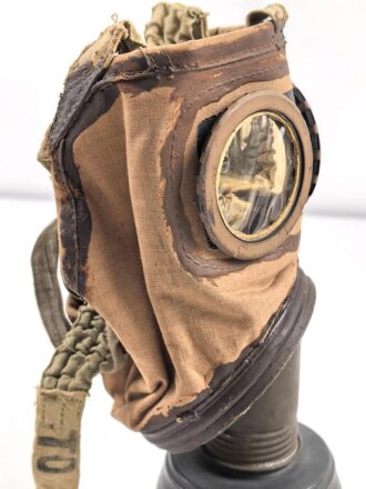 Frankreich 2.Weltkrieg , Gasmaske TC38 mit Filter in Bereitschaftsdose. Originallack