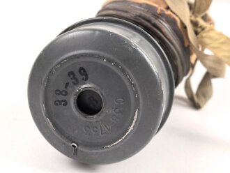 Frankreich 2.Weltkrieg , Gasmaske TC38 mit Filter in Bereitschaftsdose. Originallack