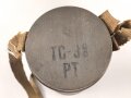 Frankreich 2.Weltkrieg , Gasmaske TC38 mit Filter in Bereitschaftsdose. Originallack