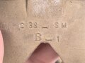 Frankreich  ,  Gasmaske C38 mit Filter in Bereitschaftsbüchse