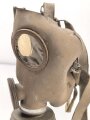 Frankreich  ,  Gasmaske C38 mit Filter in Bereitschaftsbüchse