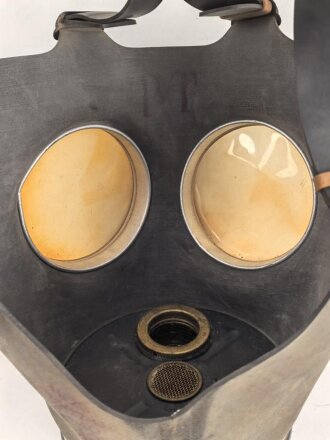 Frankreich 2.Weltkrieg , Gasmaske für Zivilbevölkerung Modell TC38 Securit B,  datiert 1940. Gummi weich.