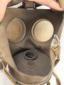 Frankreich 2.Weltkrieg , Zivilschutzmaske Salvator mit Filter, dieser datiert 1940. Gummi weich