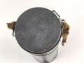Frankreich 2.Weltkrieg , Gasmaske für Zivilbevölkerung Modell TC38 Securit B,  datiert 1940. Gummi weich. Mit Filter, in Bereitschaftsbüchse
