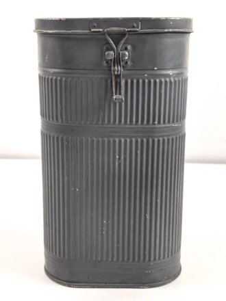 Frankreich 2.Weltkrieg , Marine Gasmaske A.F.M.34 ( (Appareil Filtrant Marine 34) Maskenkörper ausgetrocknet, ebenso der Schlauch. Datiert 1938, mit Filter und Bereitschaftsbüchse. Selten