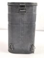 Frankreich 2.Weltkrieg , Marine Gasmaske A.F.M.34 ( (Appareil Filtrant Marine 34) Maskenkörper ausgetrocknet, ebenso der Schlauch. Datiert 1938, mit Filter und Bereitschaftsbüchse. Selten