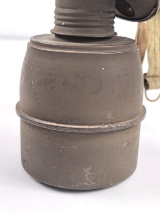 Frankreich 2.Weltkrieg , Gasmaske TC38 mit Filter, datiert 1939