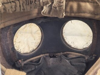 Frankreich 2.Weltkrieg , Gasmaske TC38 mit Filter, datiert 1939/40