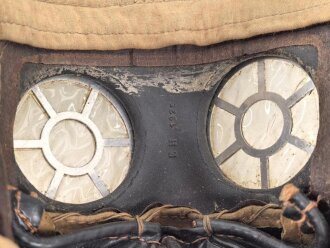 Frankreich 2.Weltkrieg , Gasmaske A.N.P. T 31 (Appareil Normal de Protection Type 31) mit Schlauch und Filter. Guter Zustand