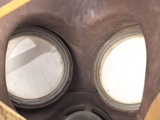 Tschechoslowakei 2.Weltkrieg, Gasmaske VZ35 mit langem Schlauch und grossem Filter