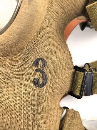 Tschechoslowakei 2.Weltkrieg, Gasmaske VZ35 mit langem Schlauch und grossem Filter