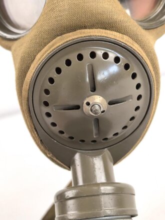Tschechoslowakei 2.Weltkrieg, Gasmaske VZ35 mit Filter, in Bereitschaftsdose von 1939