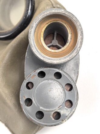 Tschechoslowakei 2.Weltkrieg, Gasmaske  Modell F.M. 3, Variante in Metall statt Pressmasse., Gummi angetrocknet