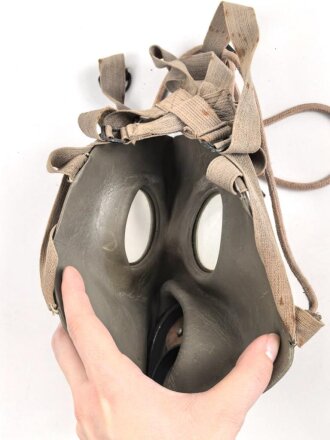 Tschechoslowakei 2.Weltkrieg, Gasmaske  Modell F.M. 3, Variante in Metall statt Pressmasse., Gummi angetrocknet